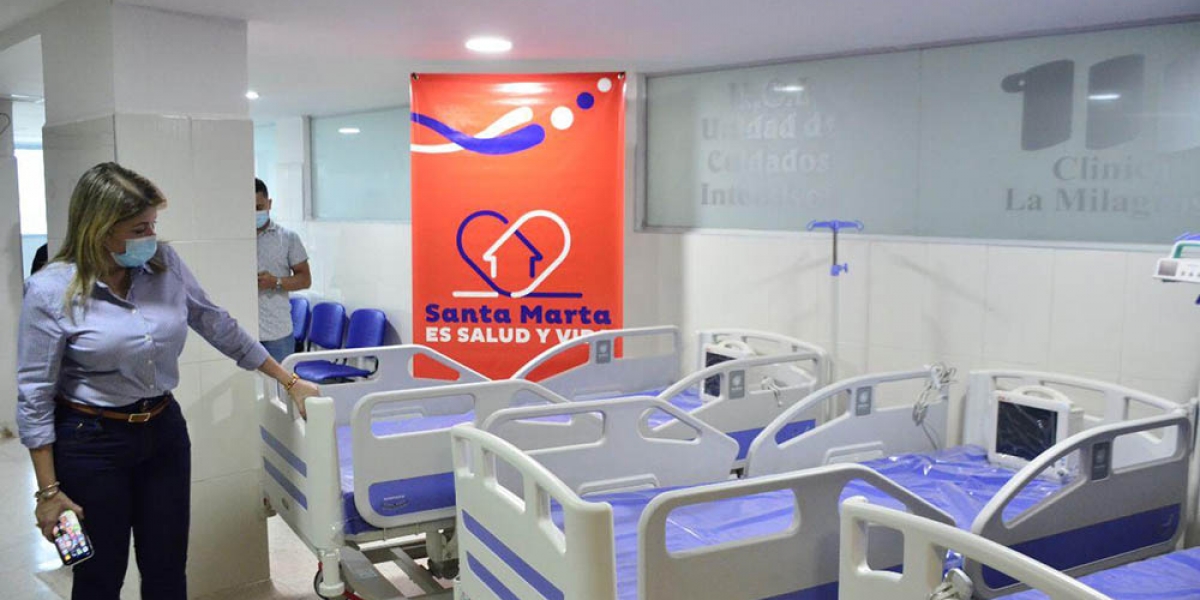 Virna Johnson habilitará camas UCI para que pacientes de Bogotá sean trasladados a Santa Marta.