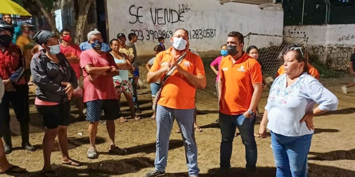 Operarios de la Essmar en el barrio San Pablo.