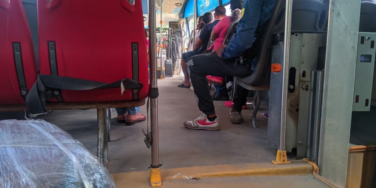 En lamentable estado están los buses de servicio público en Santa Marta.