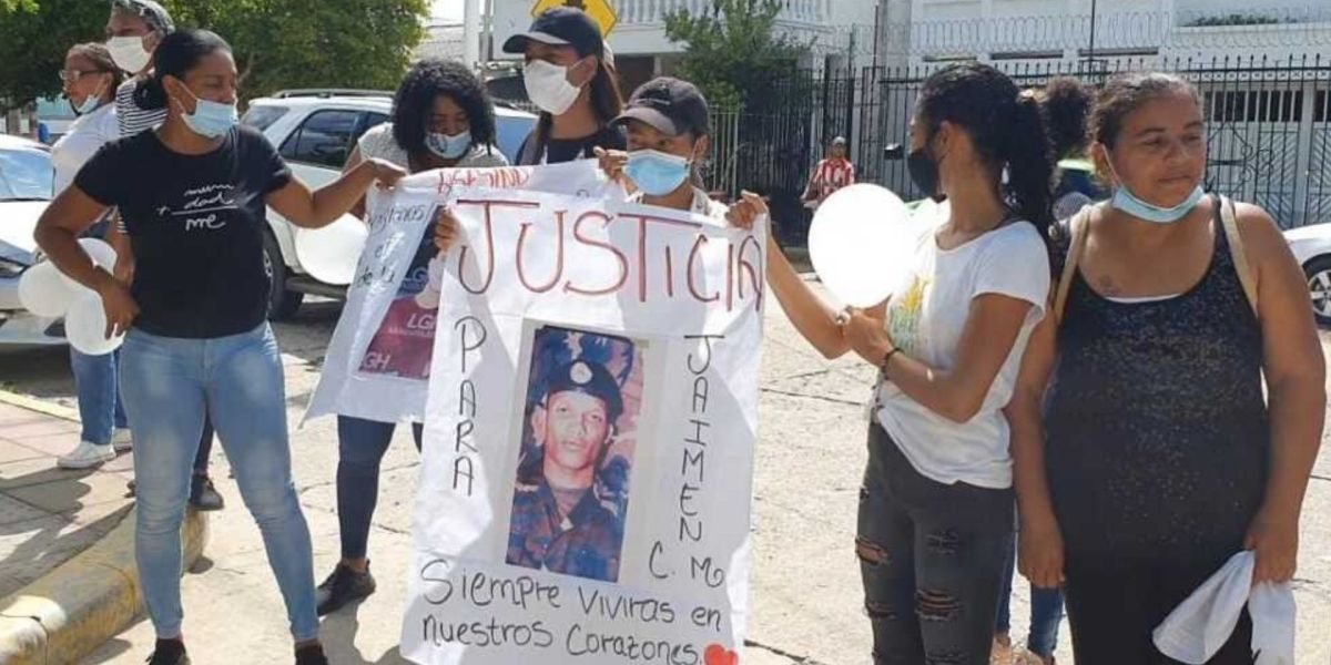 Seguimiento Protesta de familiares de la víctima por decisión del juez.
