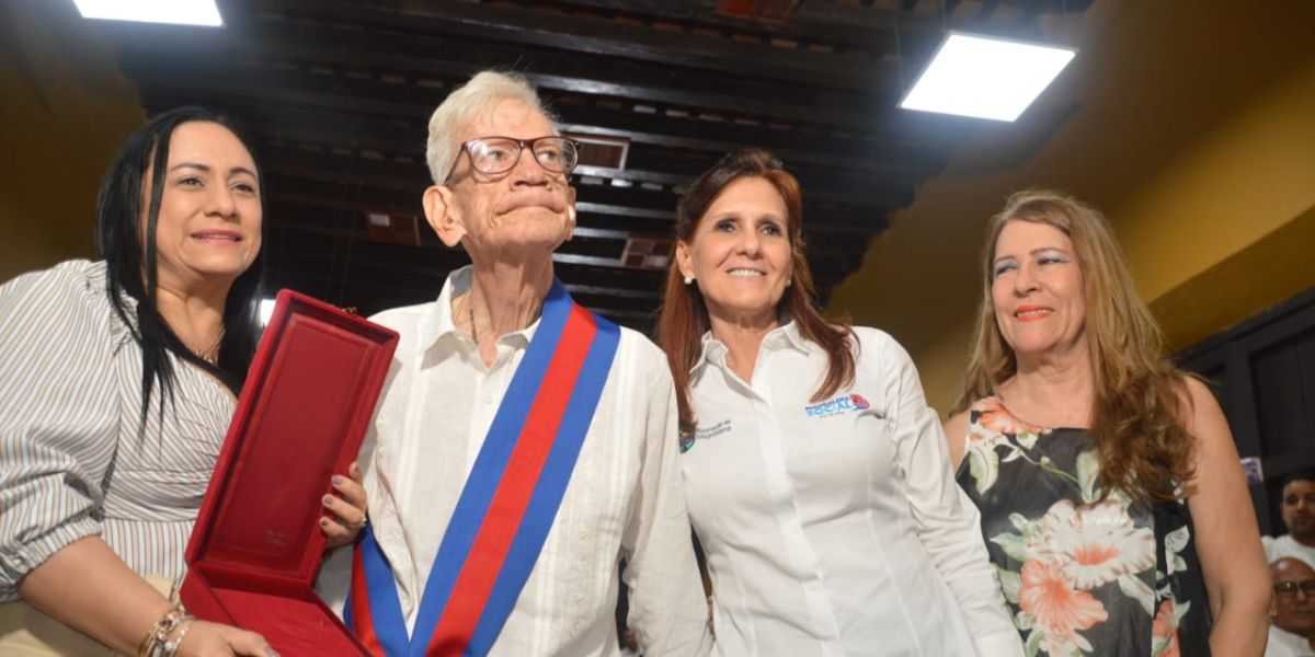 Seguimiento.co En el 2018 le rindieron un reconocimiento a su gran trayectoria.