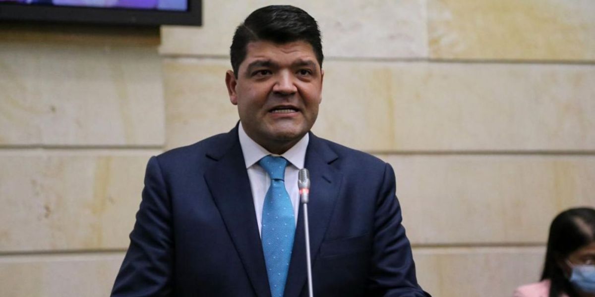 Seguimiento Presidente del Senado, Juan David Gómez.
