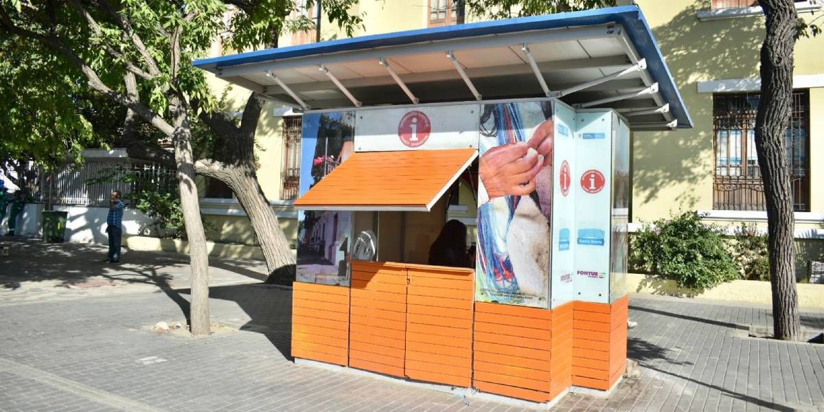 Alcaldía Punto de información turística a las afueras del antiguo San Juan de Dios.