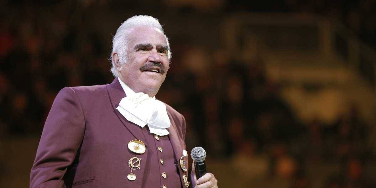 Vicente Fernández.