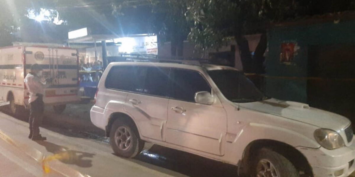 Cortesía Esta fue la camioneta en la que asesinaron a Deivis.