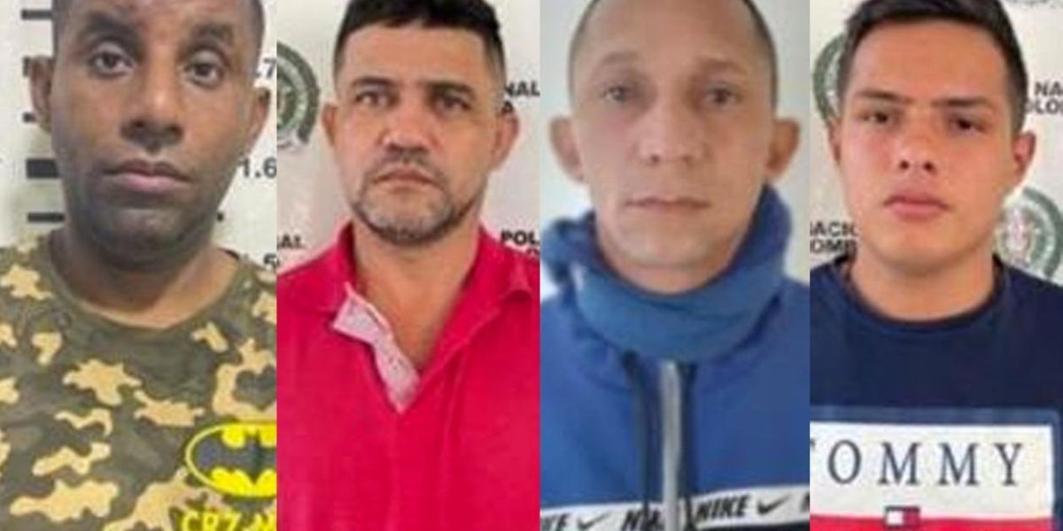 Los cuatro presuntos delincuentes capturados.