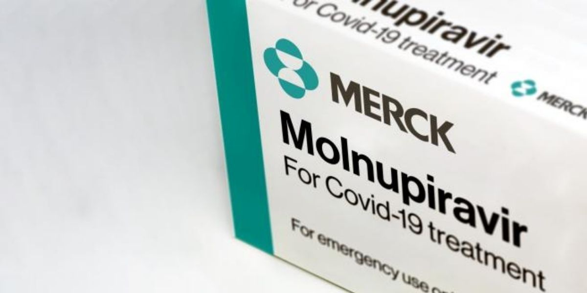 Imagen de una caja de molnupiravir
