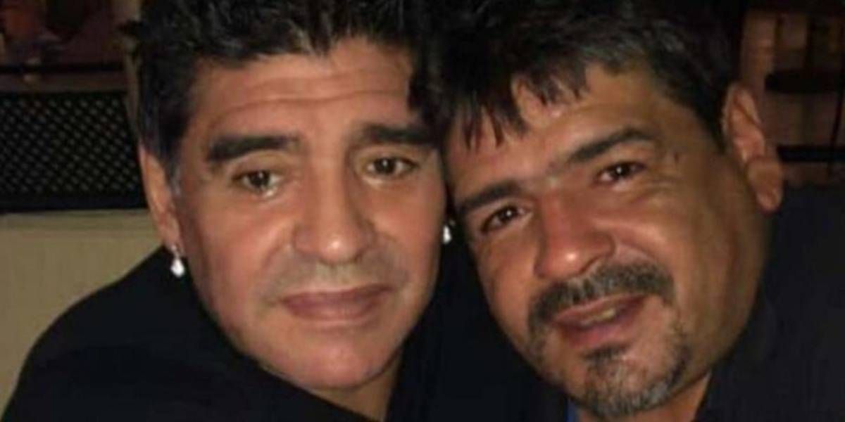 Diego y su hermano Hugo Maradona.