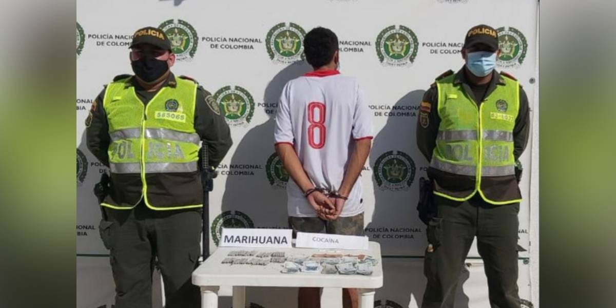 Policía Yovani Martinez Buenaño.