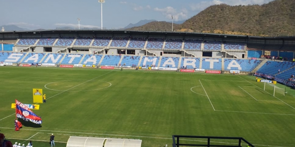 El partido se jugará en el estadio Sierra Nevada. 