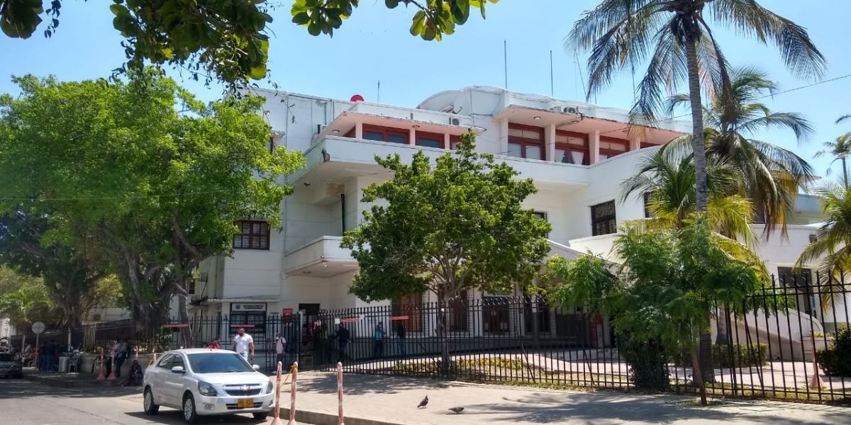 Seguimiento.co Investigadores de la Fiscalía estuvieron todo el viernes en la Gobernación.