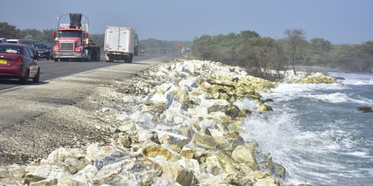 Gobernación del Magdalena. Las obras buscan mitigar los efectos de la erosión costera en este sector de la Troncal del Caribe.
