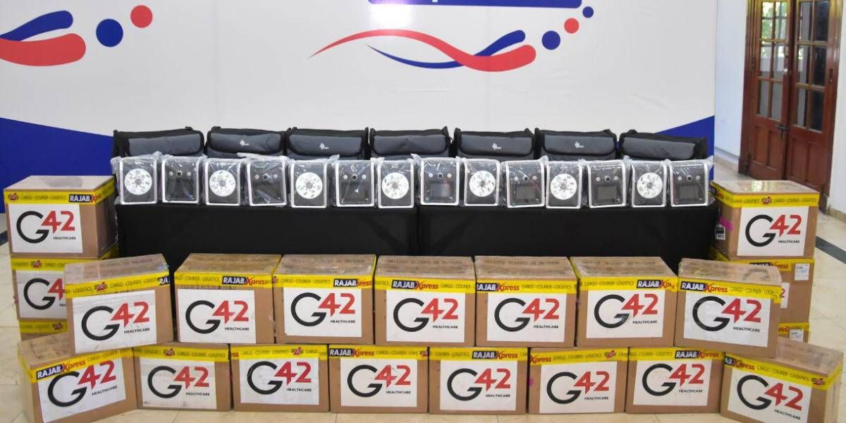 Alcaldía. La Alcaldía Distrital recibió una importante donación del gobierno de Emiratos Árabes Unidos, a través de la empresa colombo emiratí Moncada Holding. La donación está representada en 40 ventiladores no invasivos, 1.000 termómetros infrarrojos Nom- N-95, 179 termómetros BBLOVE, 26.554 tapabocas N-95, 546 overoles, 265 caretas, 86 monogafas y 40 mascarillas para ventilador. Los ventiladores no invasivos van a permitir generar una alta oxigenación de pacientes covid-19 en Unidades de Cuidados Intermedios con