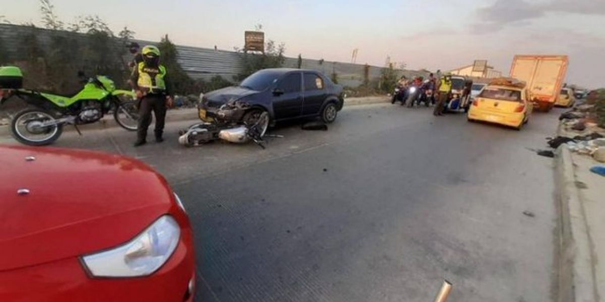 Zona Cero Vehículo arrolla a mototaxista y a joven embarazada.