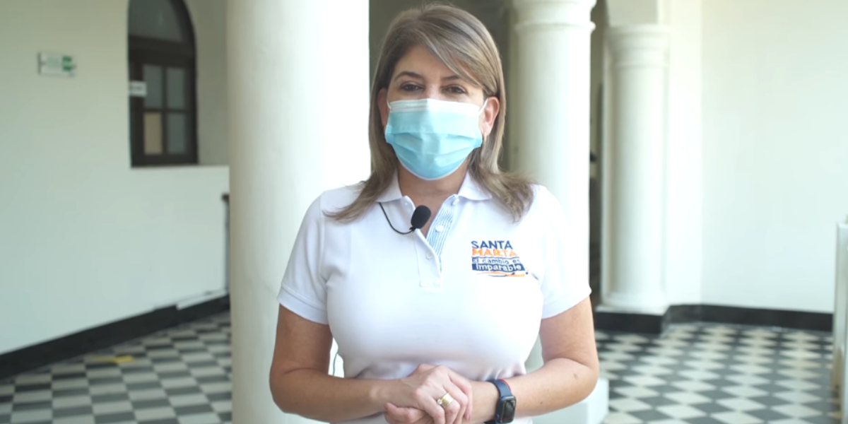 Virna Johnson socializando su decisión. cortesía