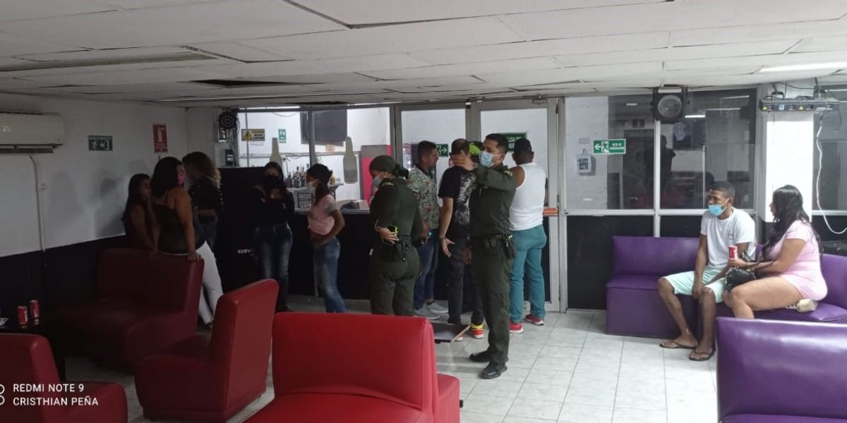 Policía de Santa Marta Momentos del operativo realizando por las autoridades.
