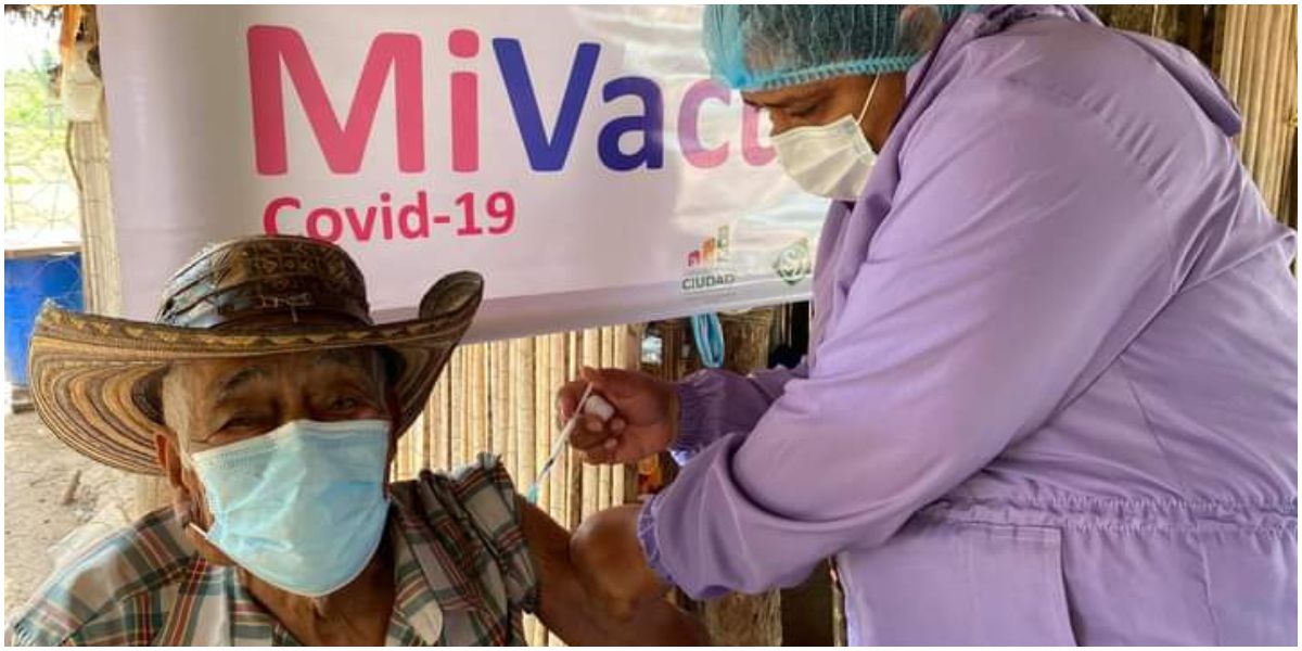 Cortesía. 20 de los 25 positivos recibieron la primera dosis de la vacuna.
