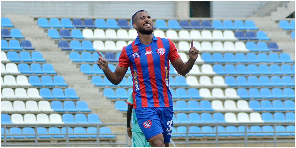 El único gol del compromiso llegó al minuto 20. 