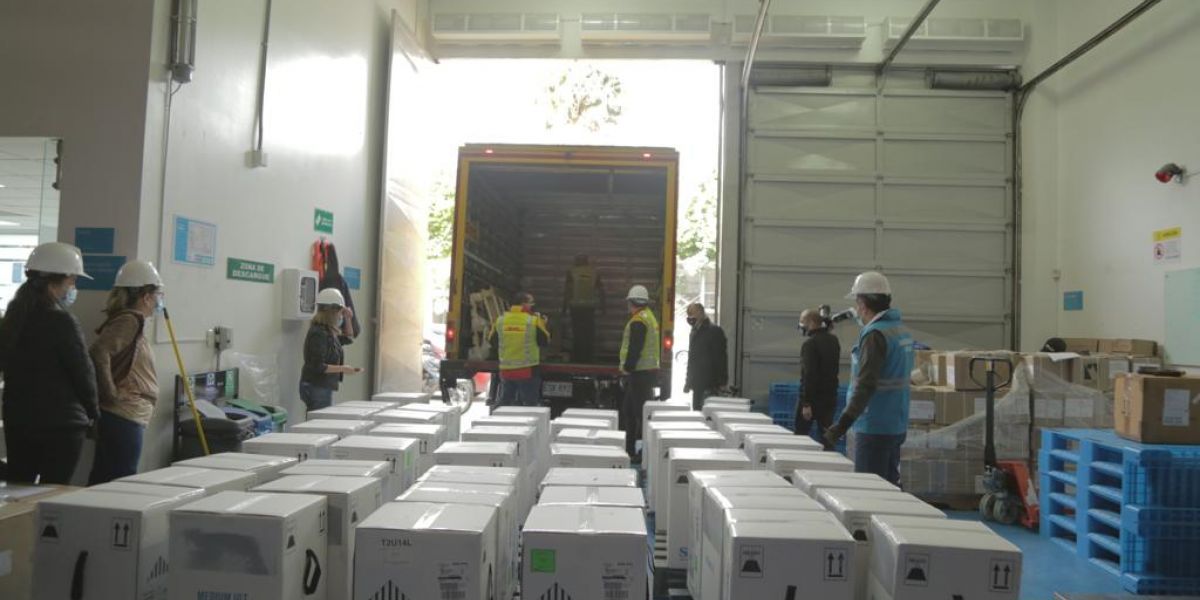 El cargamento de vacunas llegó este sábado a Bogotá.