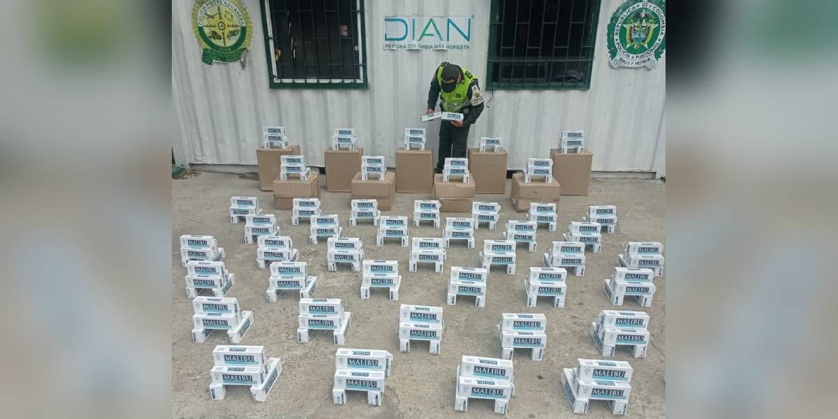 Polfa Parte de la mercancía incautada.