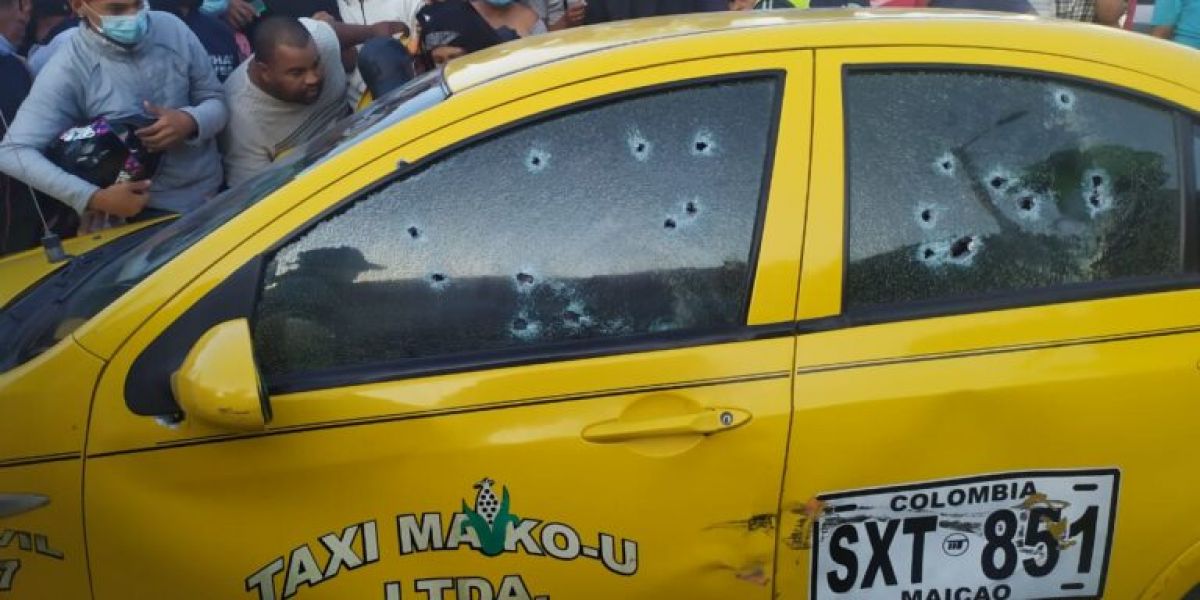 Diario del Norte El taxi recibió más de 20 impactos de bala.