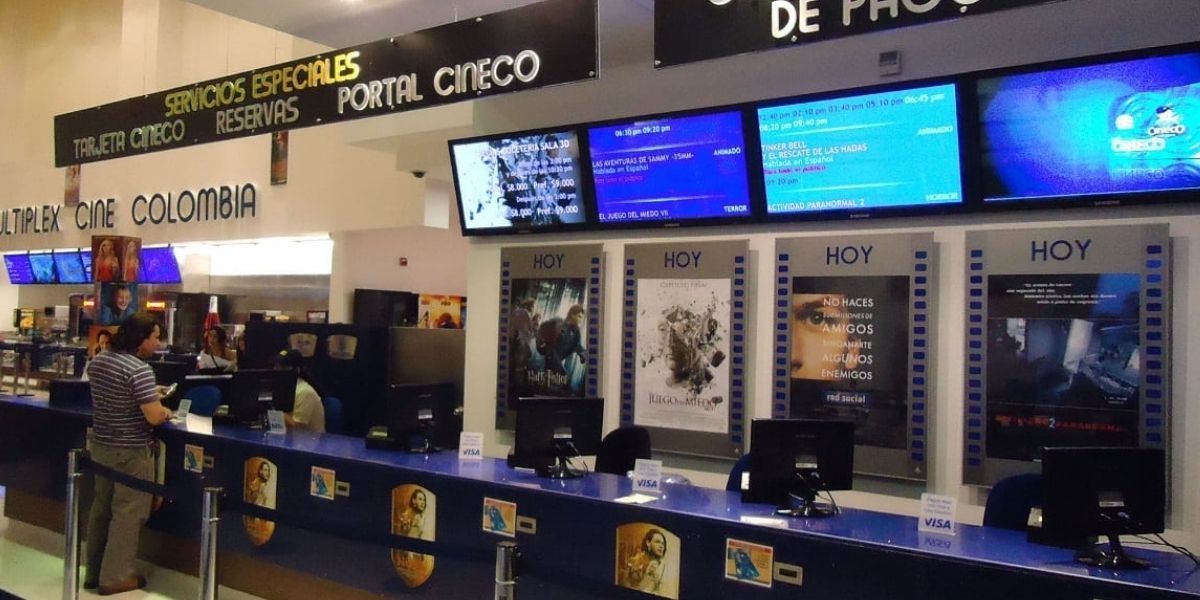 Cine Colombia aplaza reapertura.