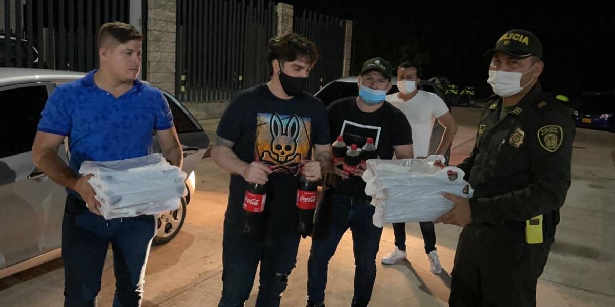 Cortesía Comerciantes llevaron ayudas a los uniformados.