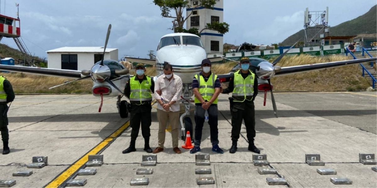 Captura de tripulantes de avioneta que transportaba casi una tonelada de cocaína a la isla de Providencia.