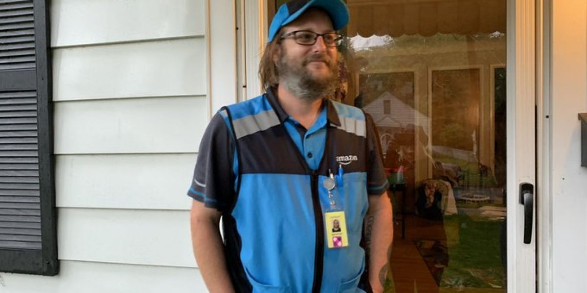 Redes sociales Él es Jonathan Carlyle, el ganador de un millón de dólares en la ciudad de Toledo, Ohio.