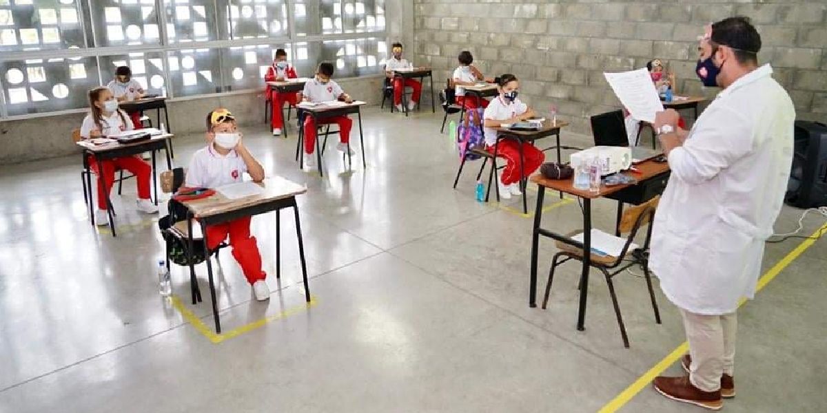 EL CRONISTA Docentes piden vacunación