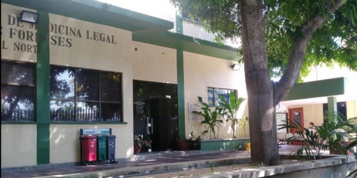 Zona Cero El cuerpo de la víctima fue trasladado a Medicina Legal.