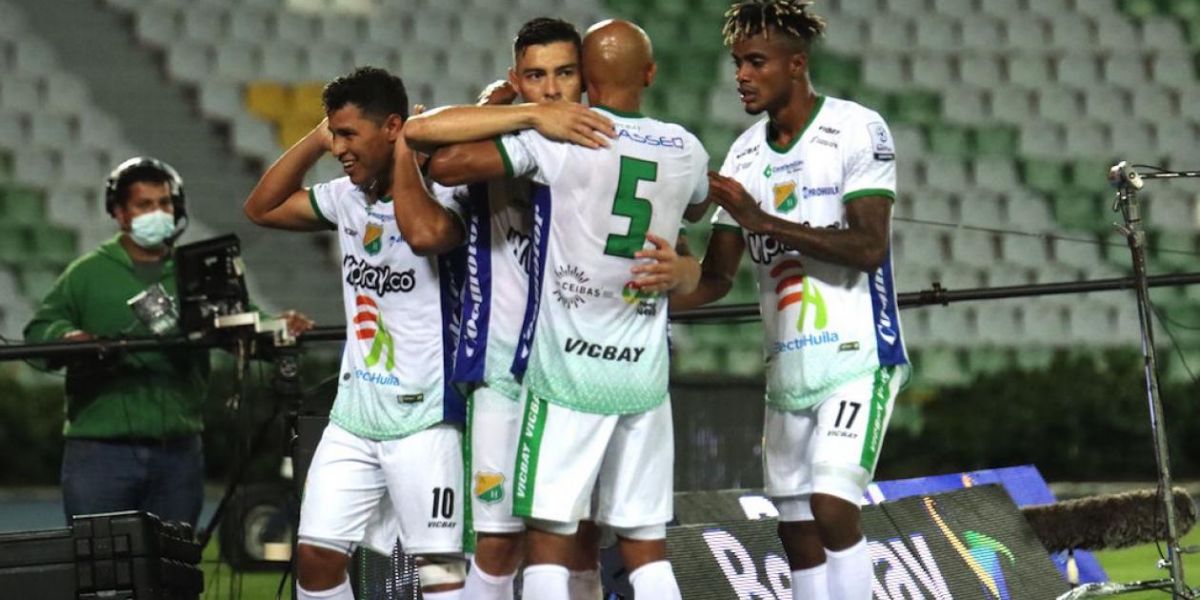 Dimayor Jugadores de Atlético Huila celebrando el triunfo ante Deportes Quindío.