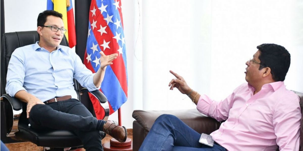 Archivo Pablo Vera Salazar (der) con el gobernador Carlos Caicedo (izq).