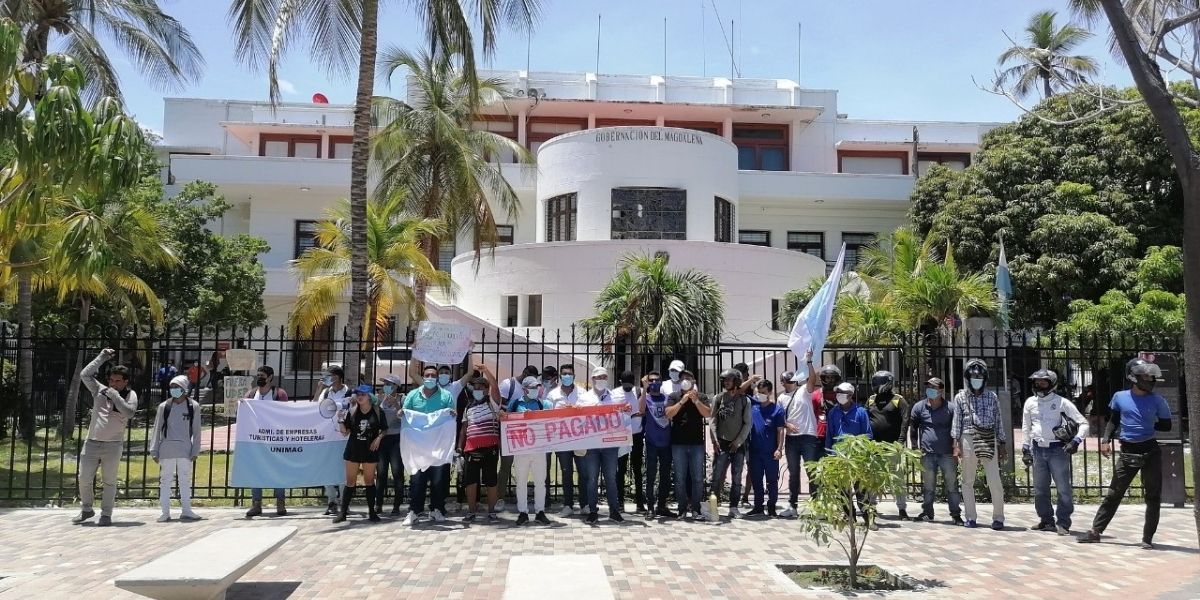 Estudiantes protestando