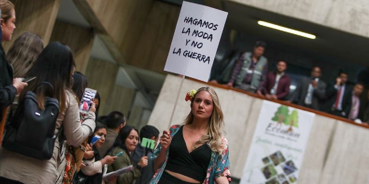 WWW.AA.COM.FF EXGUERRILLERAS APUESTAN A LA MODA