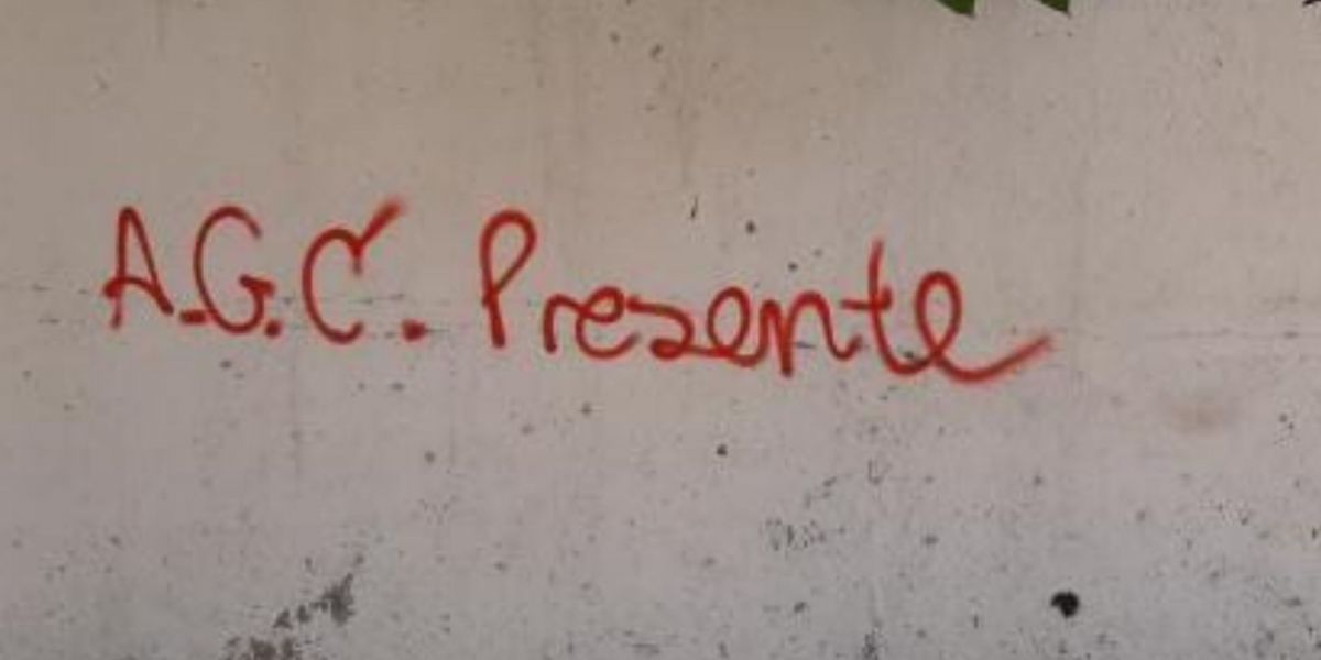 Seguimiento Este grafiti apareció en Los Alcázares.