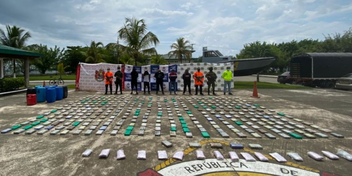 Armada Nacional de Colombia. Mercancía incautada.