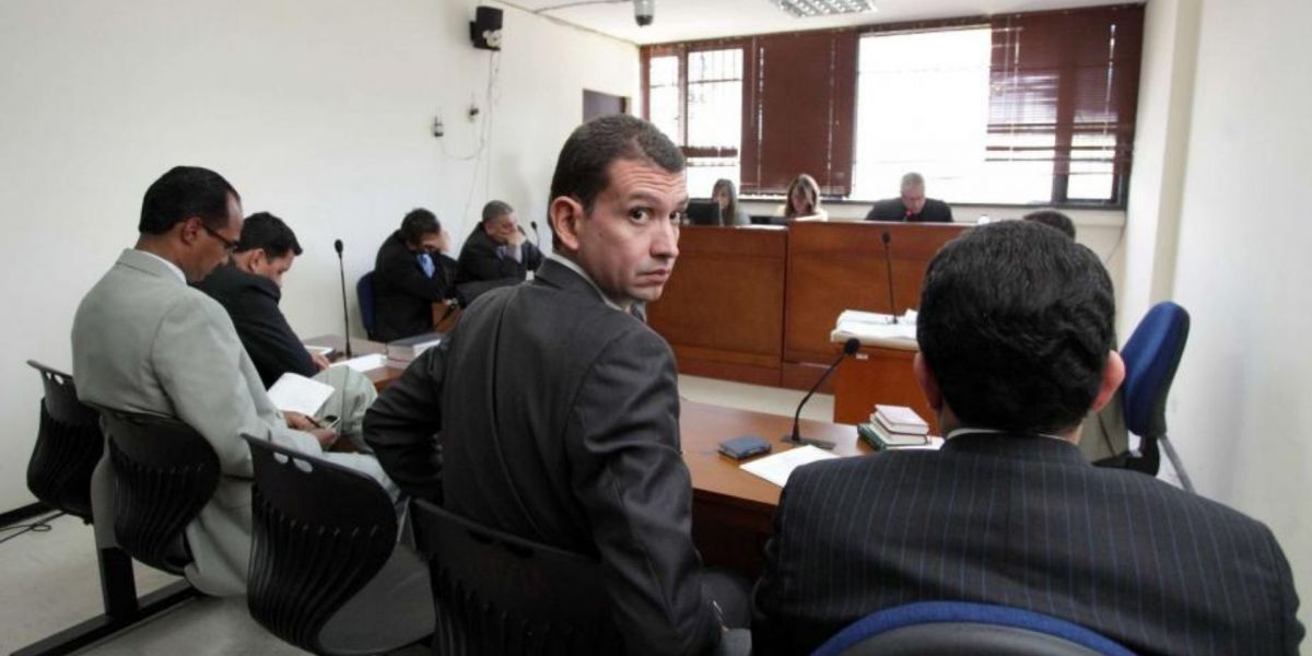 Seguimiento Emilio Tapia ya estuvo involucrado en otro escándalo de corrupción.