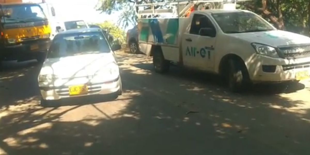 Seguimiento Retienen vehículos de Air-e en Taganga.