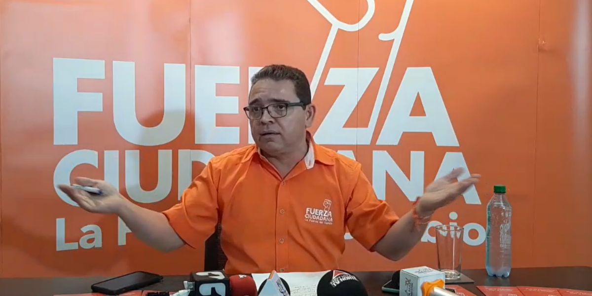 Exalcalde Rafael Martínez, en rueda de prensa sobre la Superservicios.