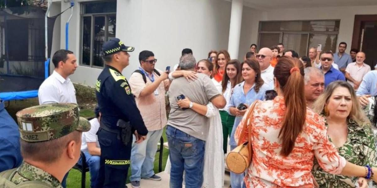 El ganadero Salim Haddad es recibido en su casa del barrio El Recreo de Montrería.