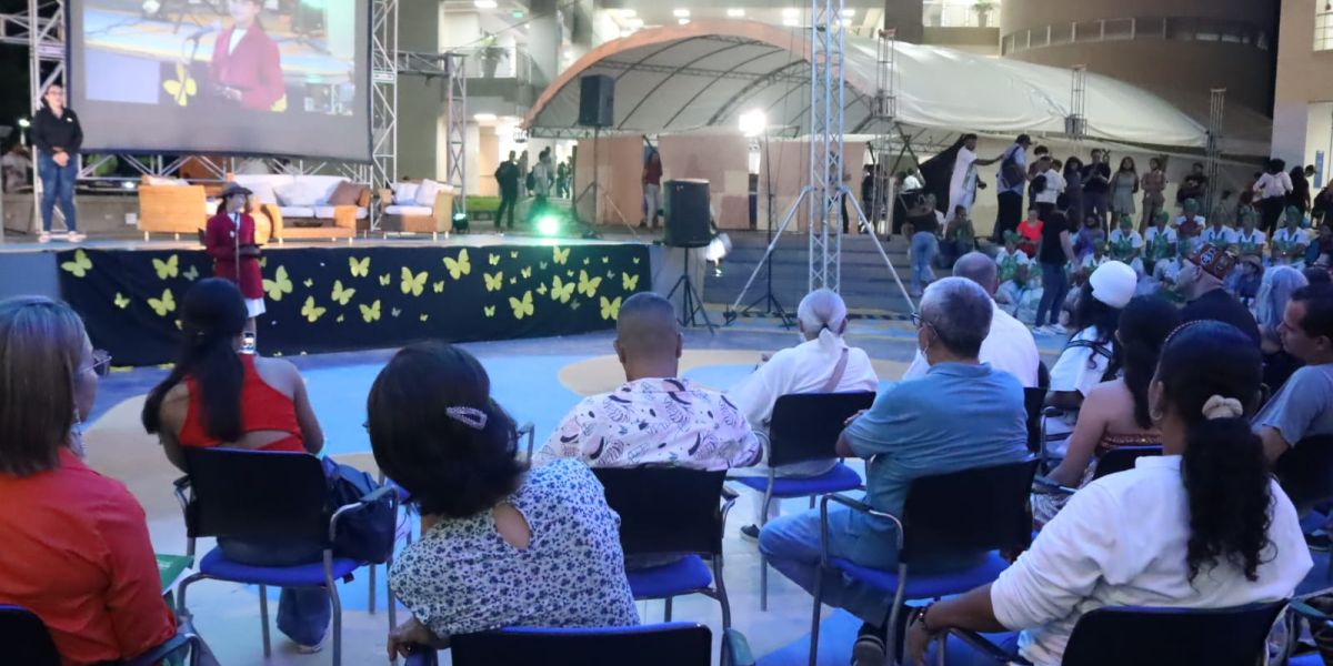 Unimagdalena Las ferias iniciaron desde muy tempranas horas.