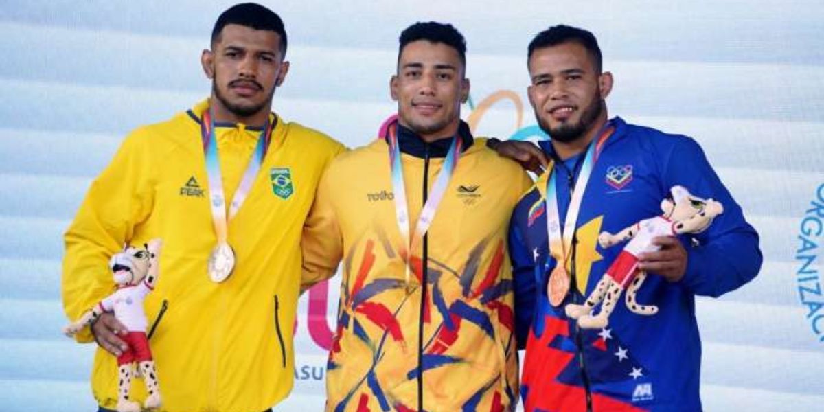 Mindeporte La lucha colombiana celebró por triplicado en los Juegos Suramericanos.