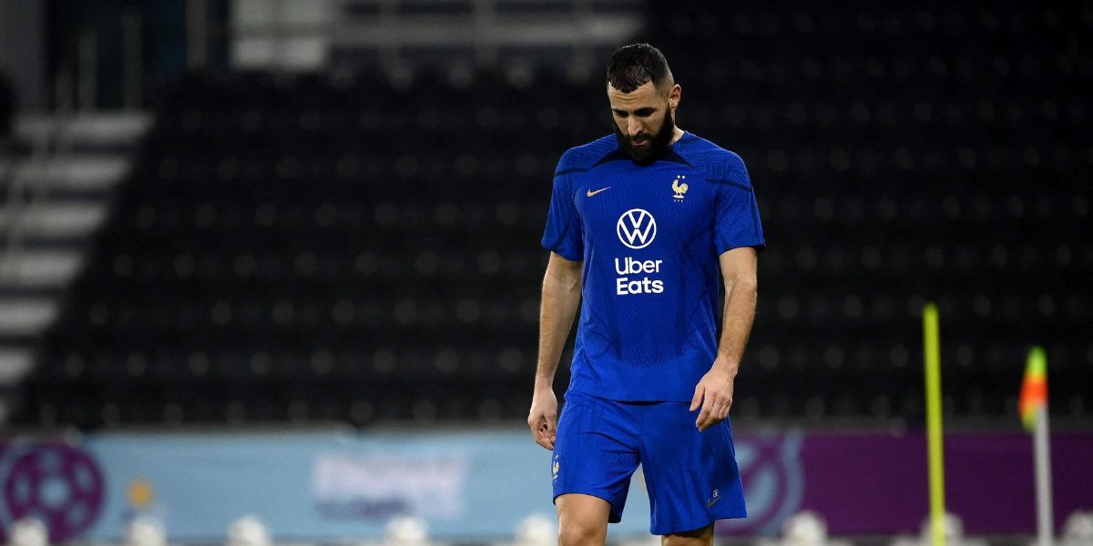 El Mundo Benzema sufrió un desgarro a la altura del cuádriceps de la pierna izquierda.