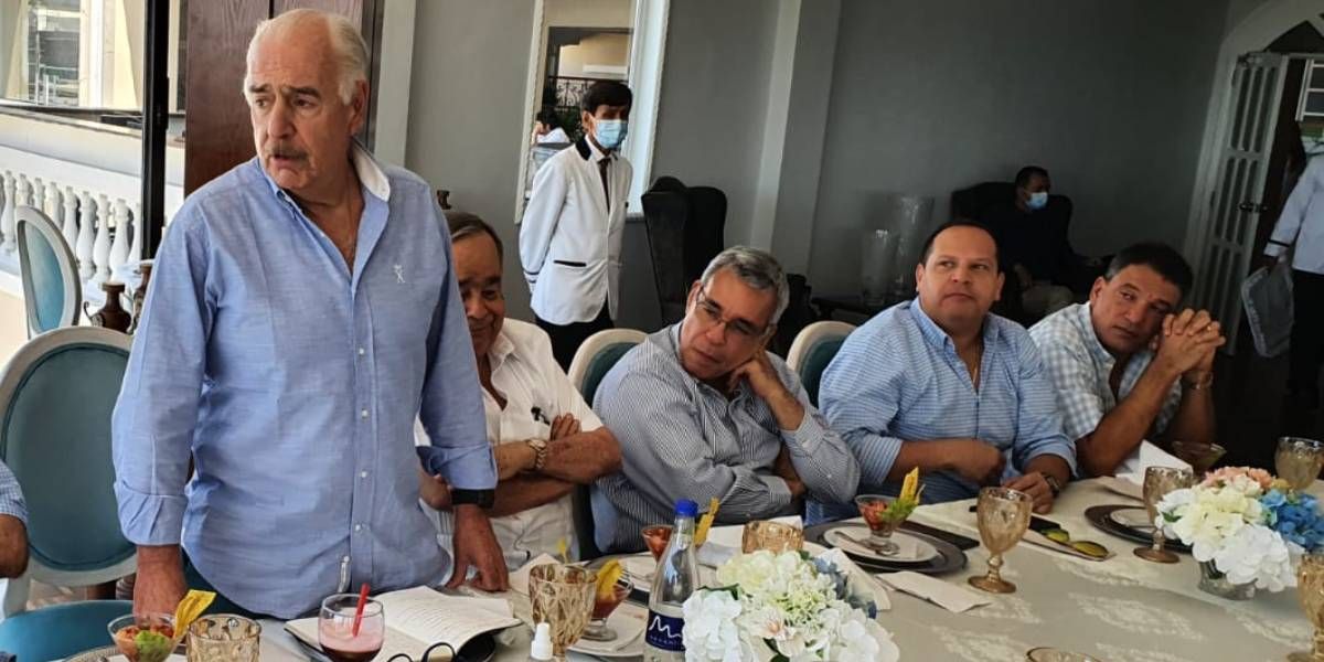 Seguimiento.co Andrés Pastrana, durante su intervención con líderes políticos conservadores.