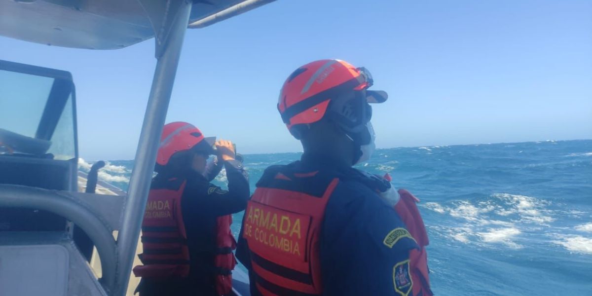 Armada Nacional. La Armada sigue la búsqueda.