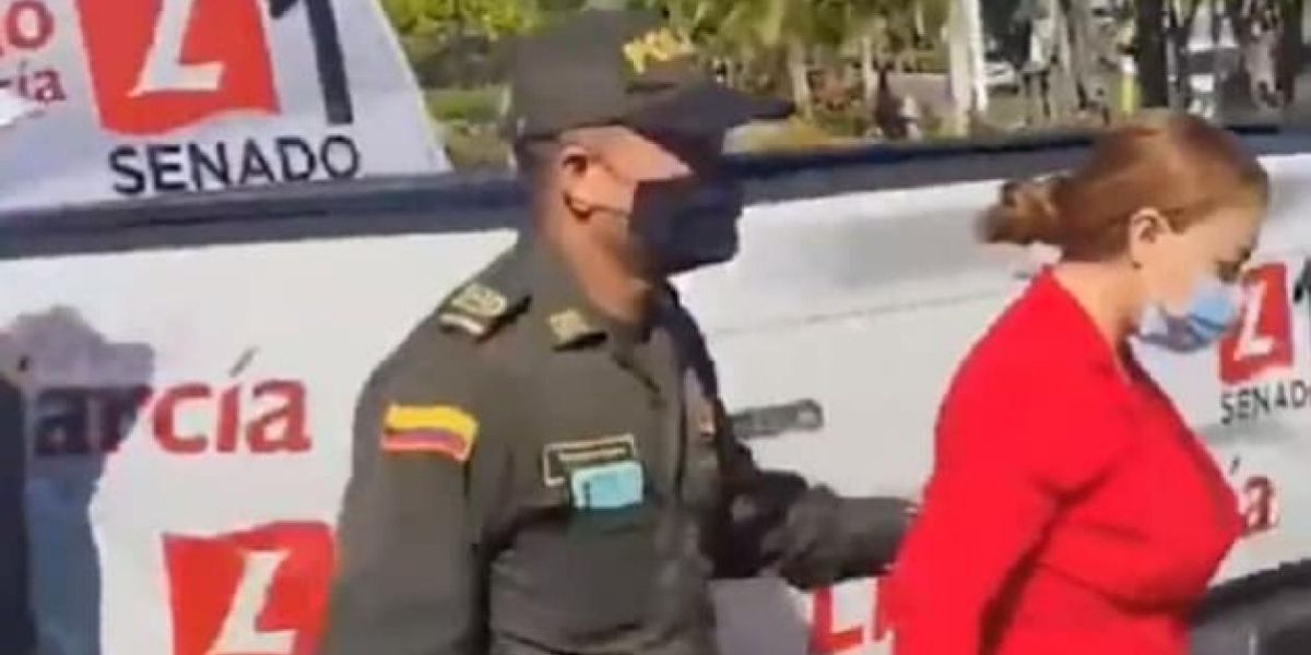 Costa Noticias. Procedimiento de captura de la Concejal Gloria Estrada.