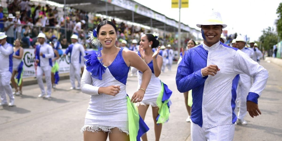 Cristian Mercado La Armada Nacional con su comparsa.