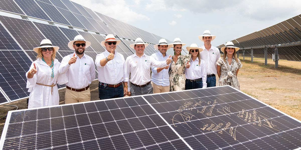 Presidencia Esta planta fotovoltaica, con 23.744 paneles, y que forma parte de un conjunto de proyectos de distribución de 72 megavatios.