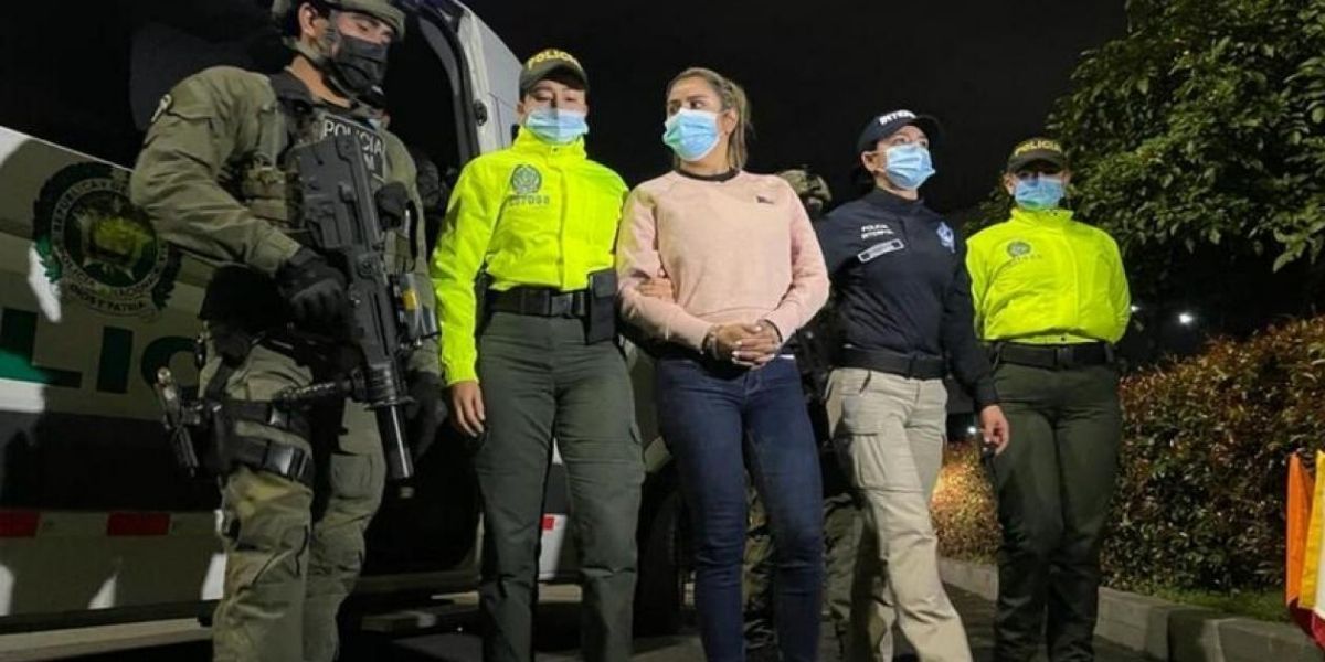 Policía Nacional. Niní Johana Úsuga David, prepara maletas a EE. UU.